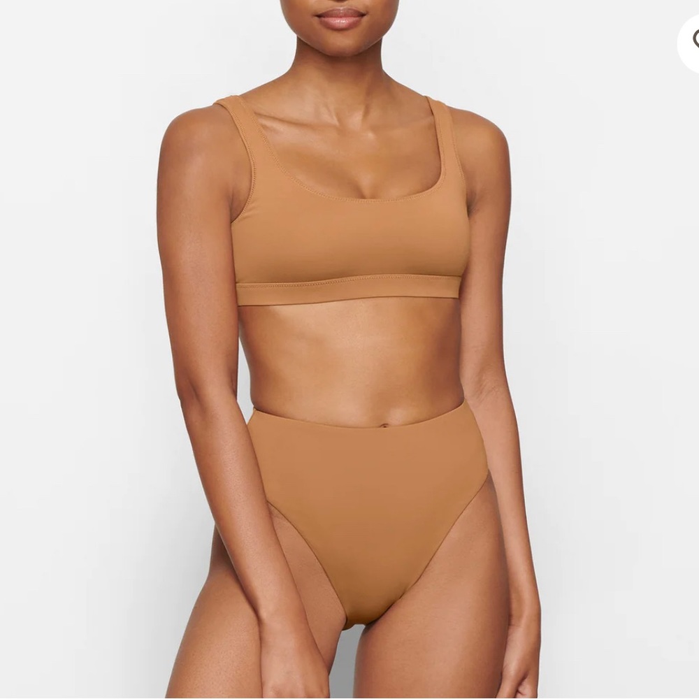 NWT SKIMS TANK BIKINI TOP